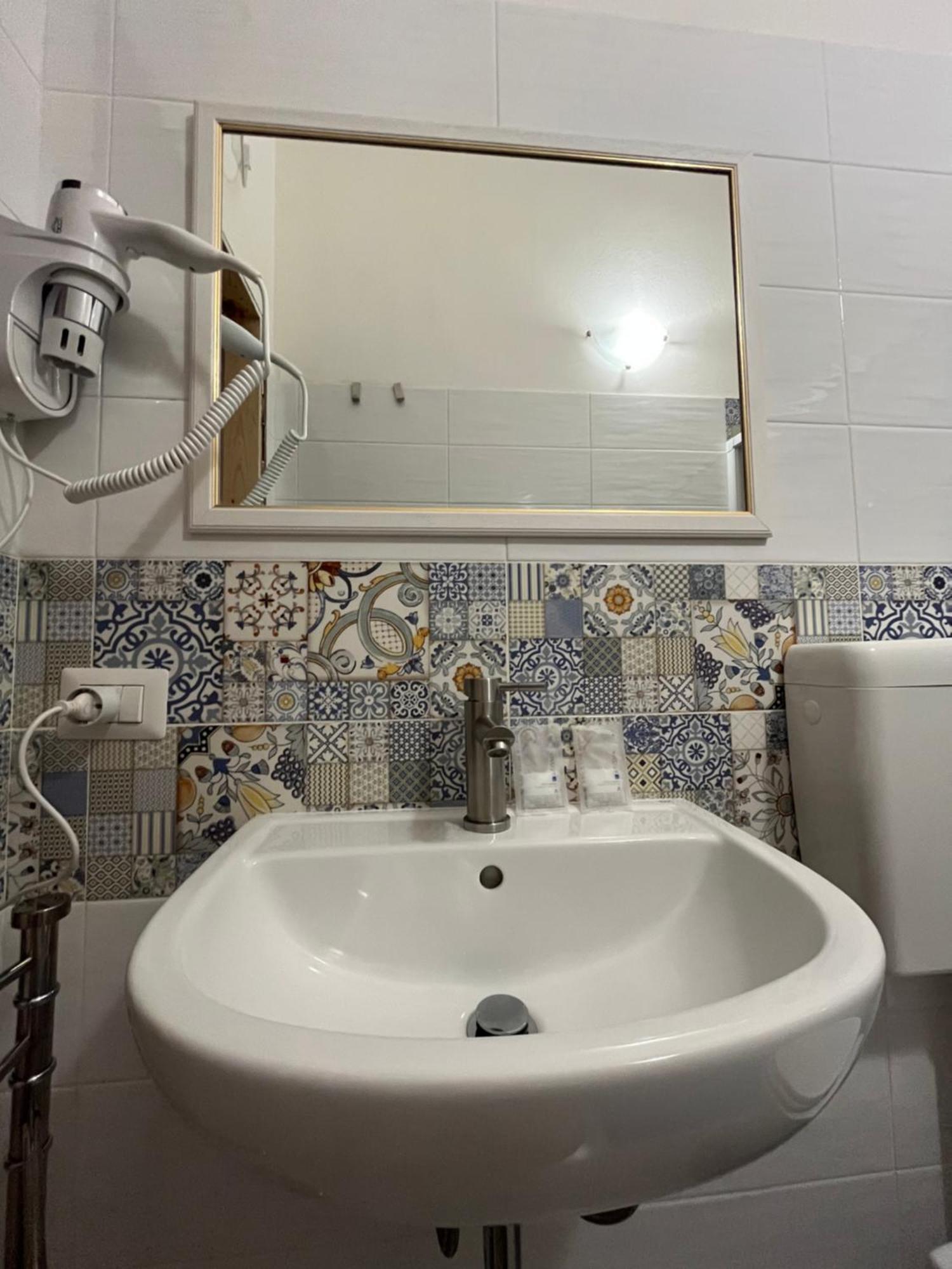 B&B Regina Rooms Avola Exterior foto